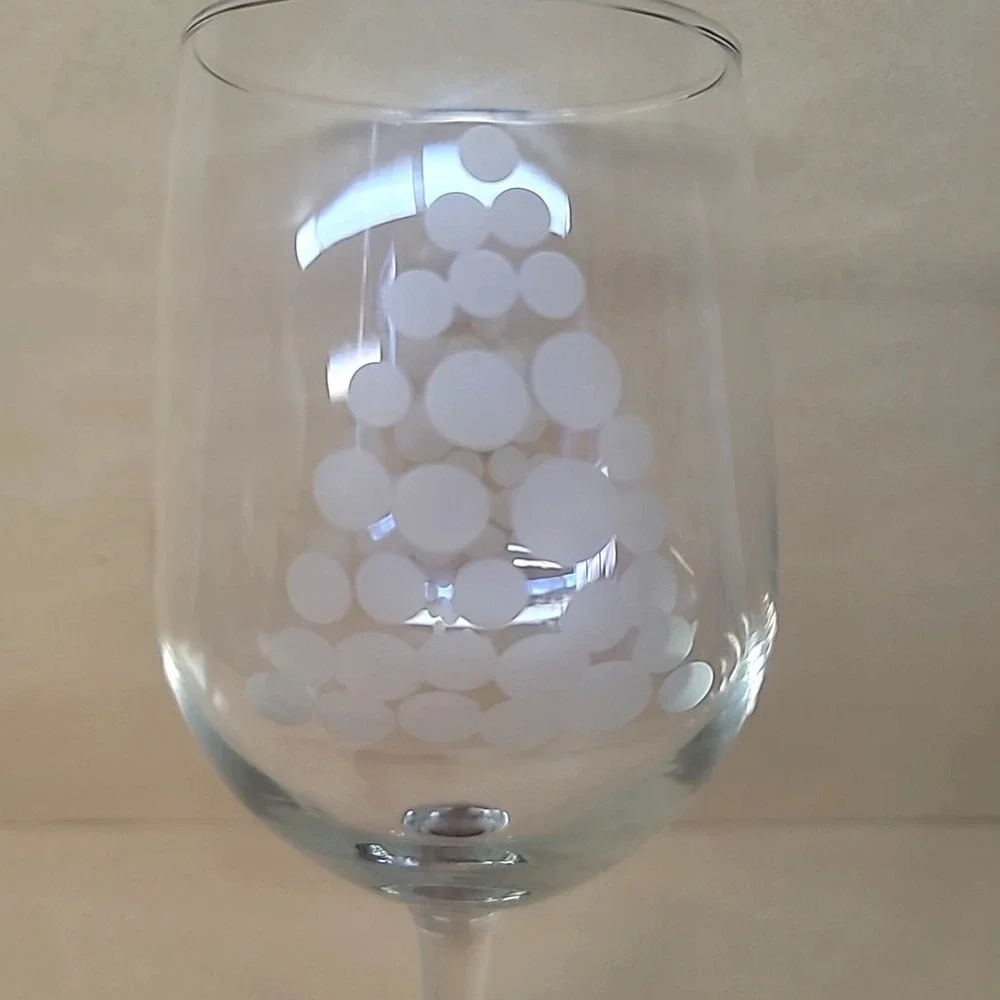 Set of 4 Clear Crystal Stemware Etched Dot Christmas Tree Design Wine Glasses